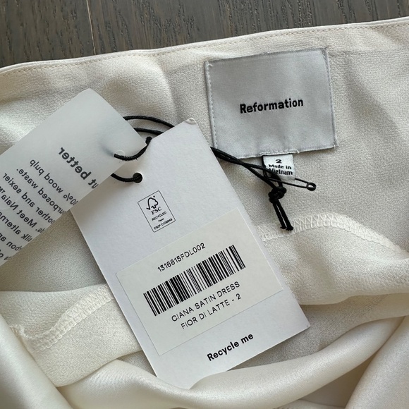 Reformation CIANA Satin Long Sleeve Maxi Dress Wedding Bridal FIOR DI LATTE Sz 2 - Picture 4 of 15